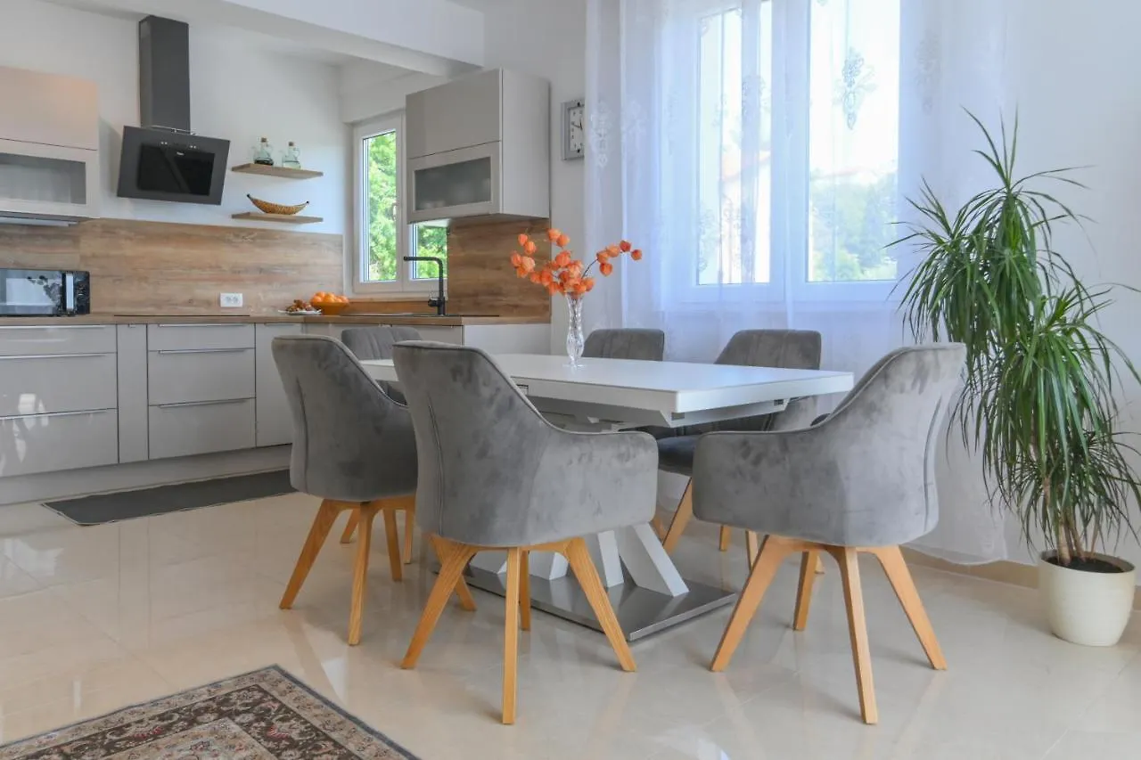 Apartman Iskra Apartment Rijeka 0*,  Croatia